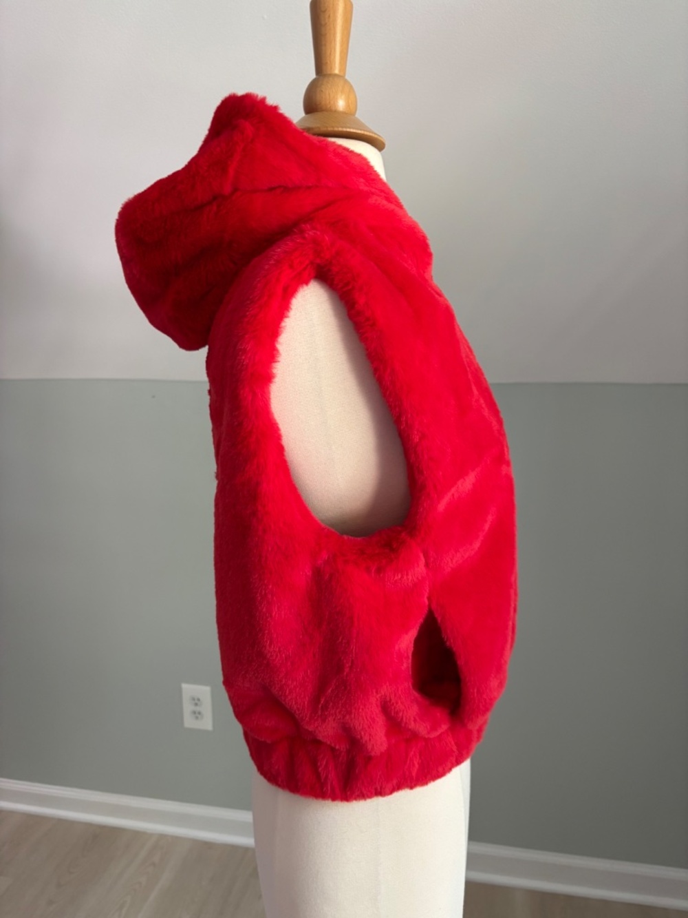 Love Tree red faux fur hooded vest - Picture 4 of 5